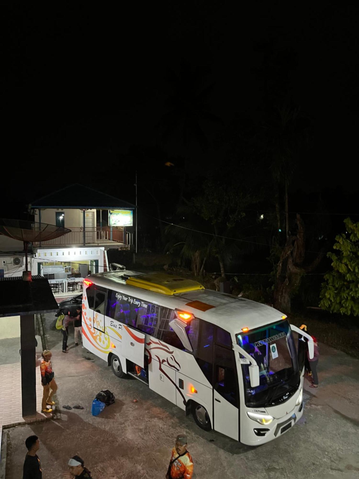 Penginapan Malompek Syariah Padang  Luaran gambar